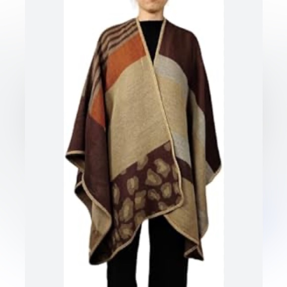Animal print poncho shawl in coffee leopard combo. NIB - Picture 1 of 7